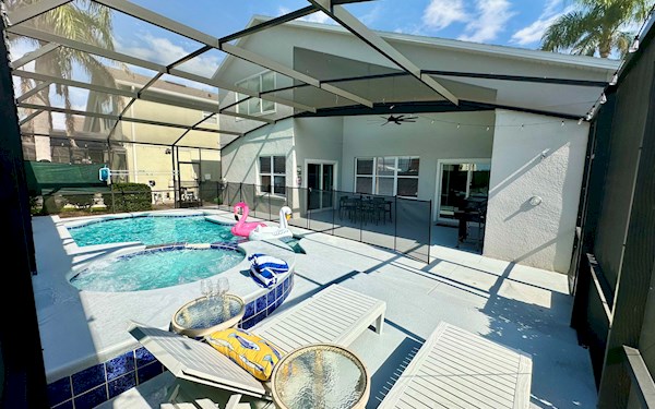 Ultimate Themed Villa! Pool-Hot tub & Theater Room!