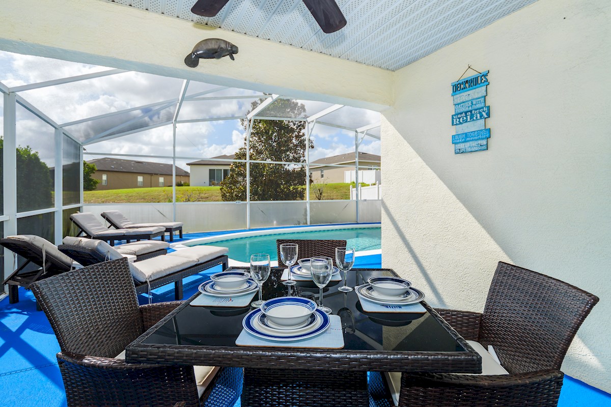 covered lanai for alfresco dining