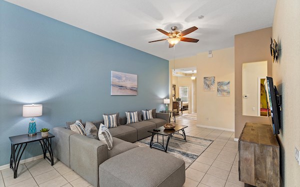 Windsor Hills 4 Bedroom 4 Bath Villa | Close to Clubhouse (300m)