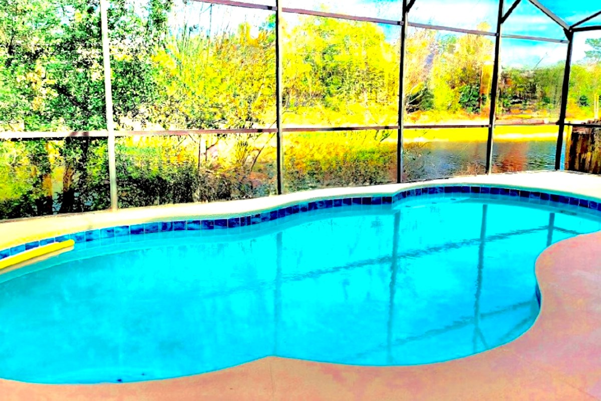 Private pool overlooking Conservation Nature reserve