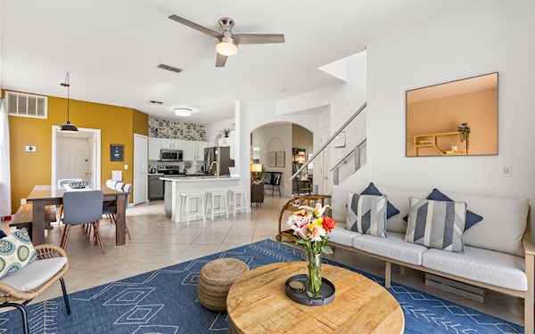 5BR Remodeled Villa with Pool in Highlands Reserve