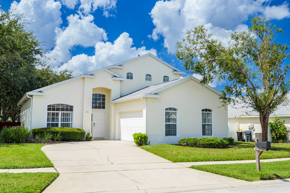 Newly Renovated 5 bed 4 bath duplex home on Hampton Lakes