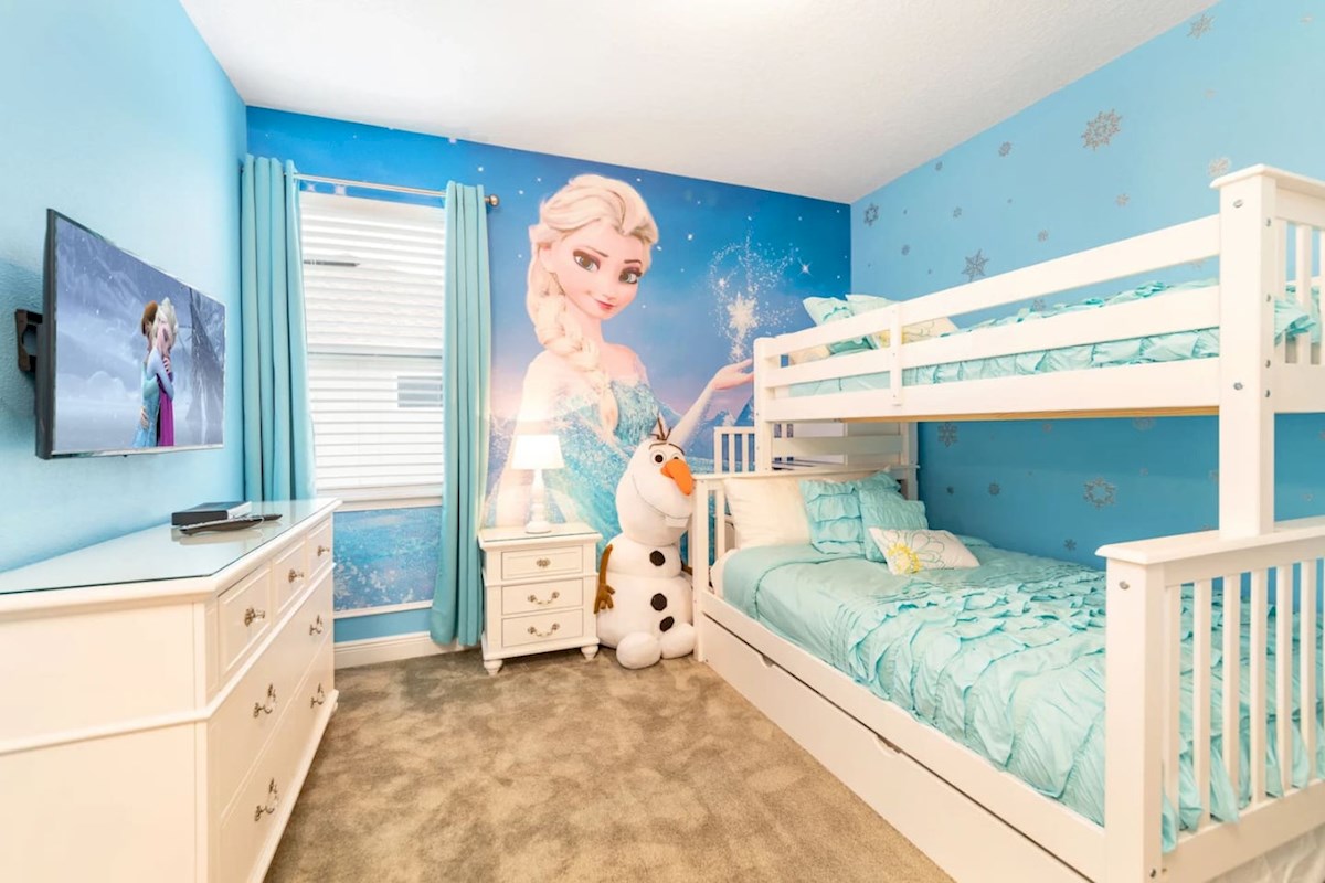 Bedroom#4 Frozen themed bedroom with bunkbeds